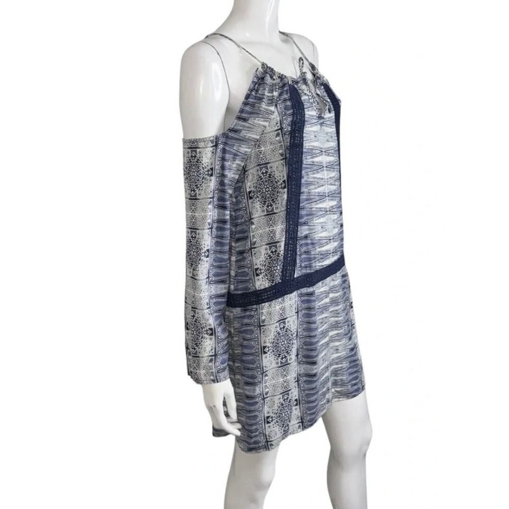 Roxy Blue White Geometric Tribal Cold Shoulder Lace Trim Shift Dress Small - Picture 3 of 6